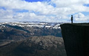 Read more about the article The Ultimate Guide to Hiking Pulpit Rock in Norway