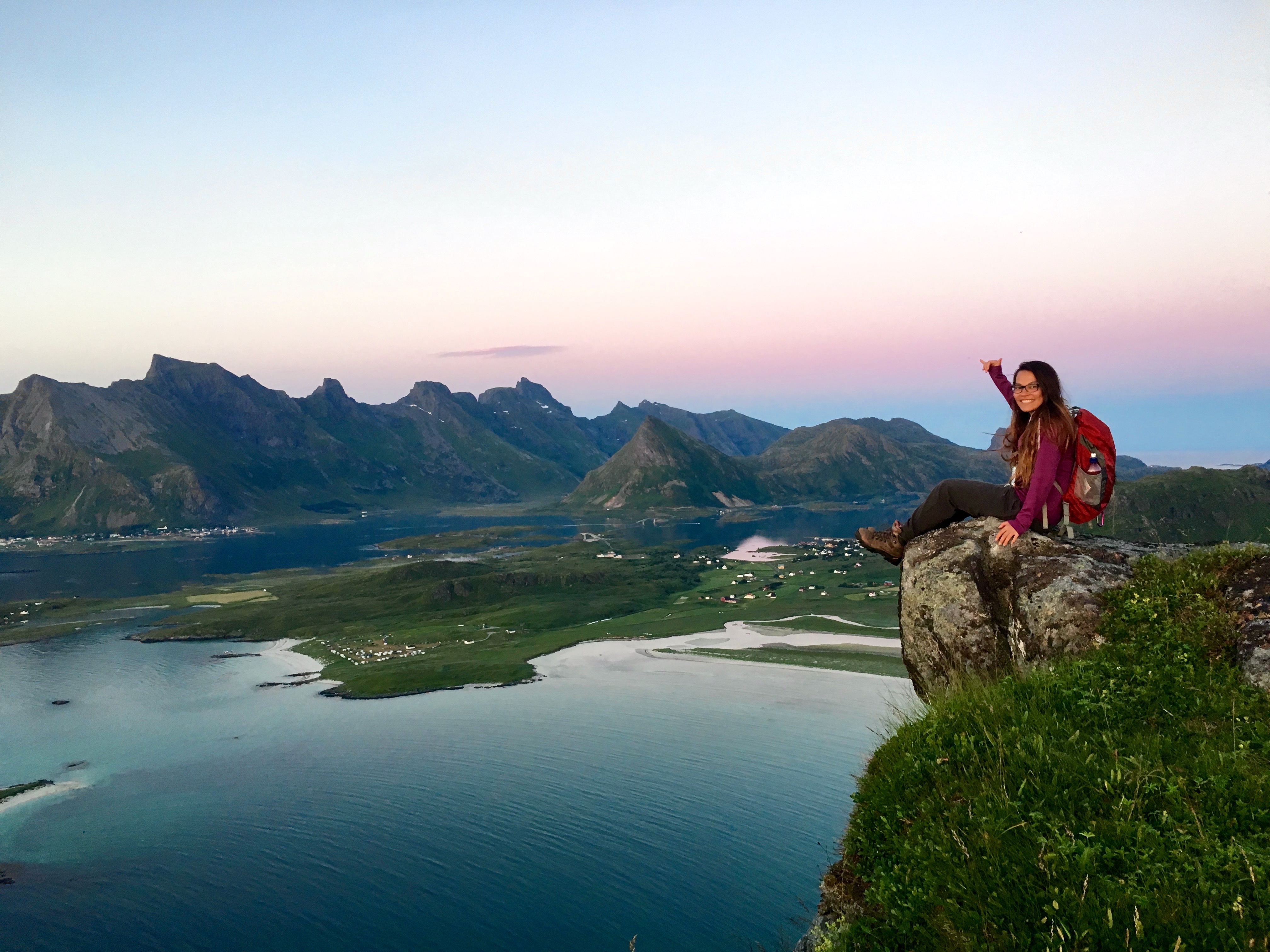 You are currently viewing Exploring the Mountains of Lofoten: An Ultimate Guide